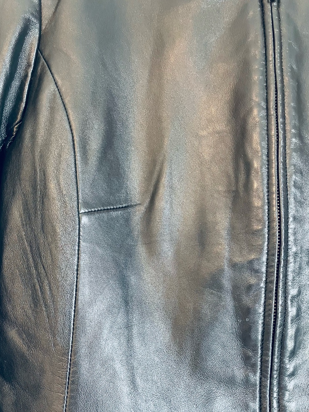 Edgy Moto-Chic 90s-Grunge Elevated Biker-Lite Black Leather Jacket, size Large - Picture 8 of 14